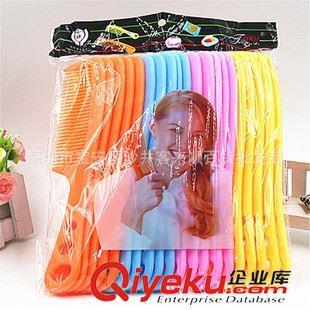 彩色大三孔梳 淘宝热卖小礼品，美发专业与一元批发的完美结合